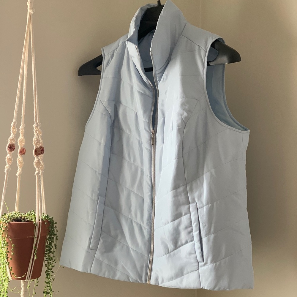 Woman’s Zip-Up Vest